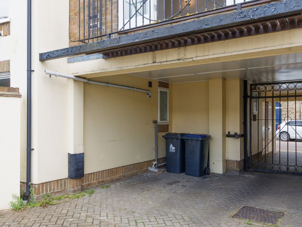 2 bed flat for sale in Victoria Yard, Victoria Row, Canterbury CT1, £275,000