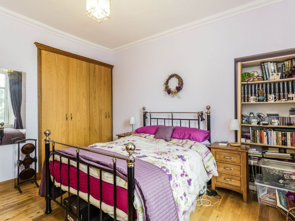 2 bed flat for sale in Glenbervie Road, Aberdeen AB11, £90,000