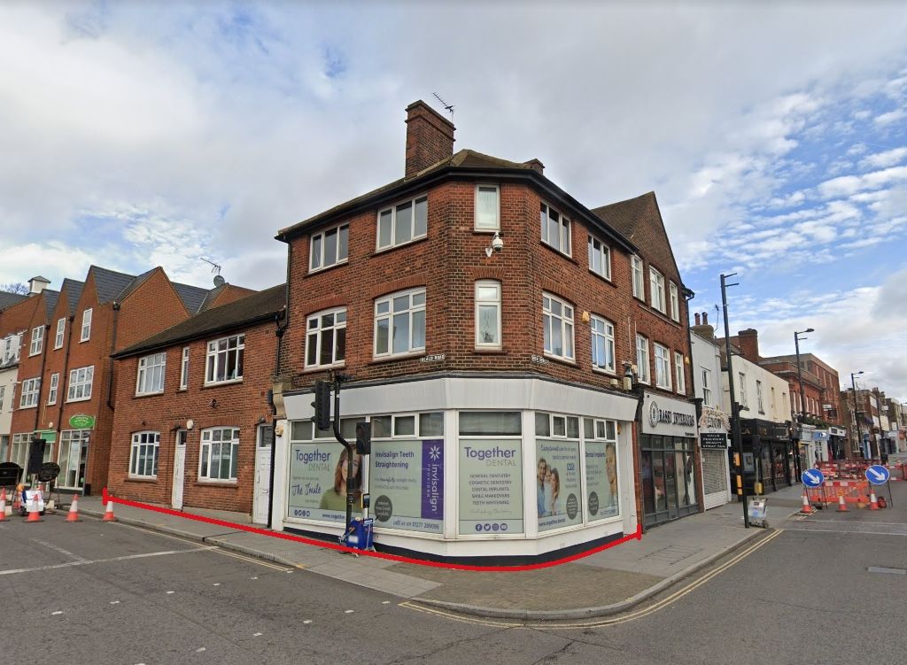 Retail premises for sale in High St, Brentwood CM14, £1,000,000