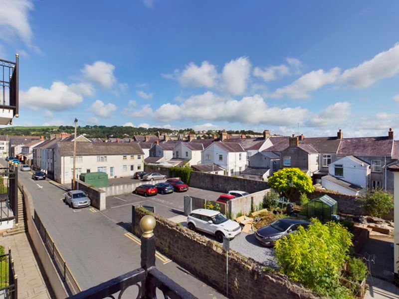 2 bed flat for sale in Hafan Tywi, The Parade, Carmarthen SA31, £165,000