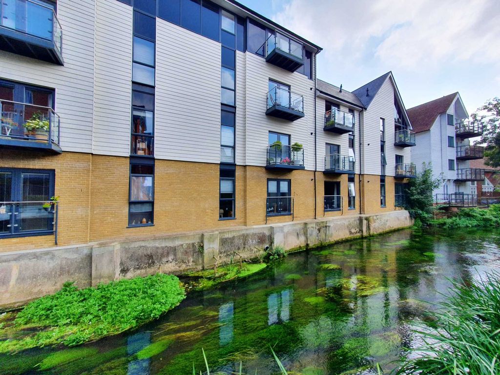 2 bed flat for sale in Stour Street, Canterbury CT1, £289,995