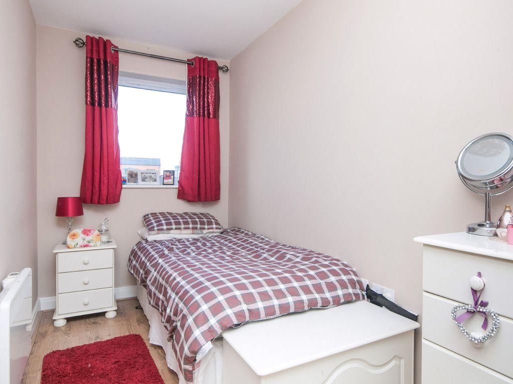 2 bed flat for sale in Wharf View, Chester, Cheshire CH1, £80,000