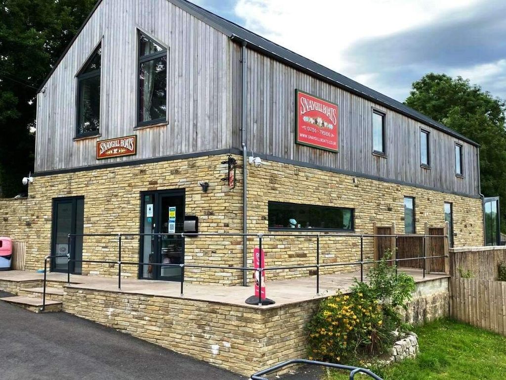 Commercial property for sale in Skipton, England, United Kingdom BD20, £2,200,000