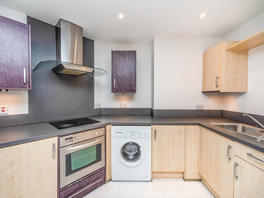 2 bed flat for sale in Churchill Way, Cardiff CF10, £235,000