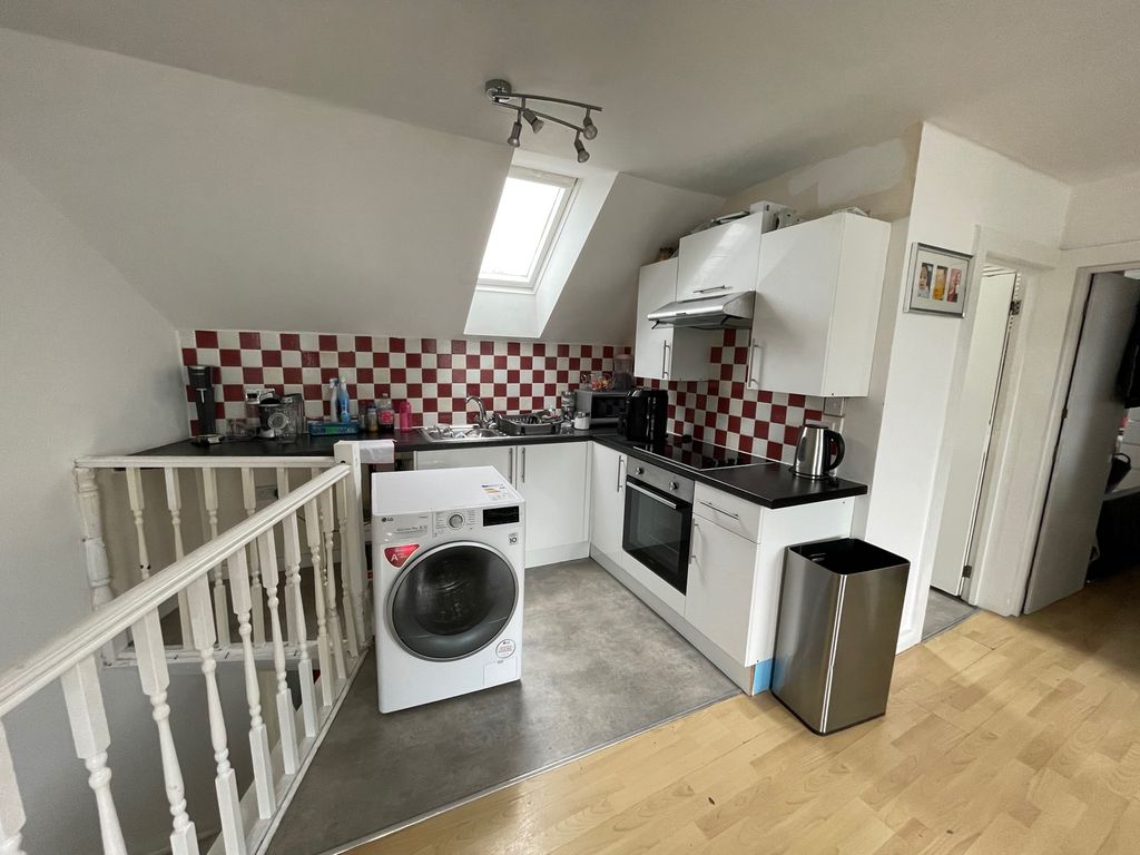 1 bed flat for sale in Wyndham Crescent, Cardiff CF11, £94,995