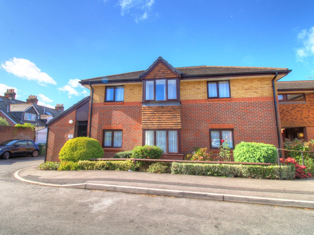 1 bed detached house for sale in Sherwood Close, Southampton SO16, £90,000