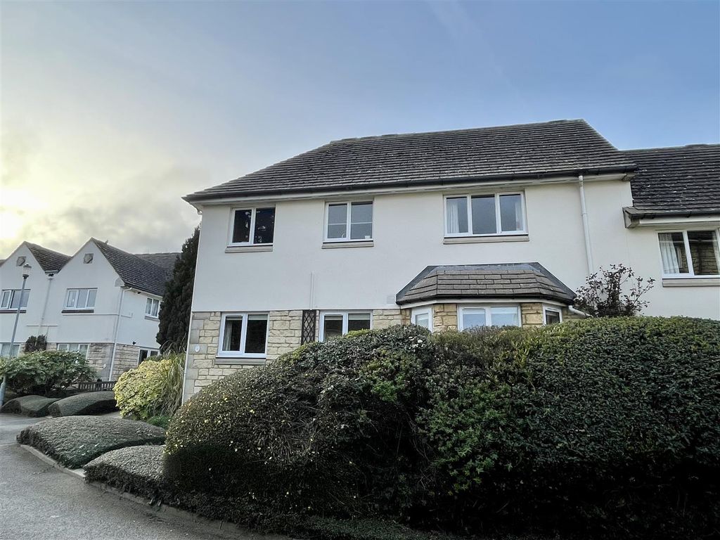 2 bed flat for sale in Torkington Gardens, Stamford PE9, £125,000