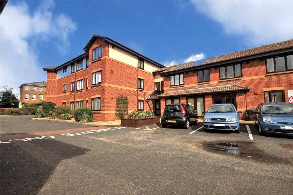 2 bed flat for sale in Albany Place, Egham, Surrey TW20, £220,000