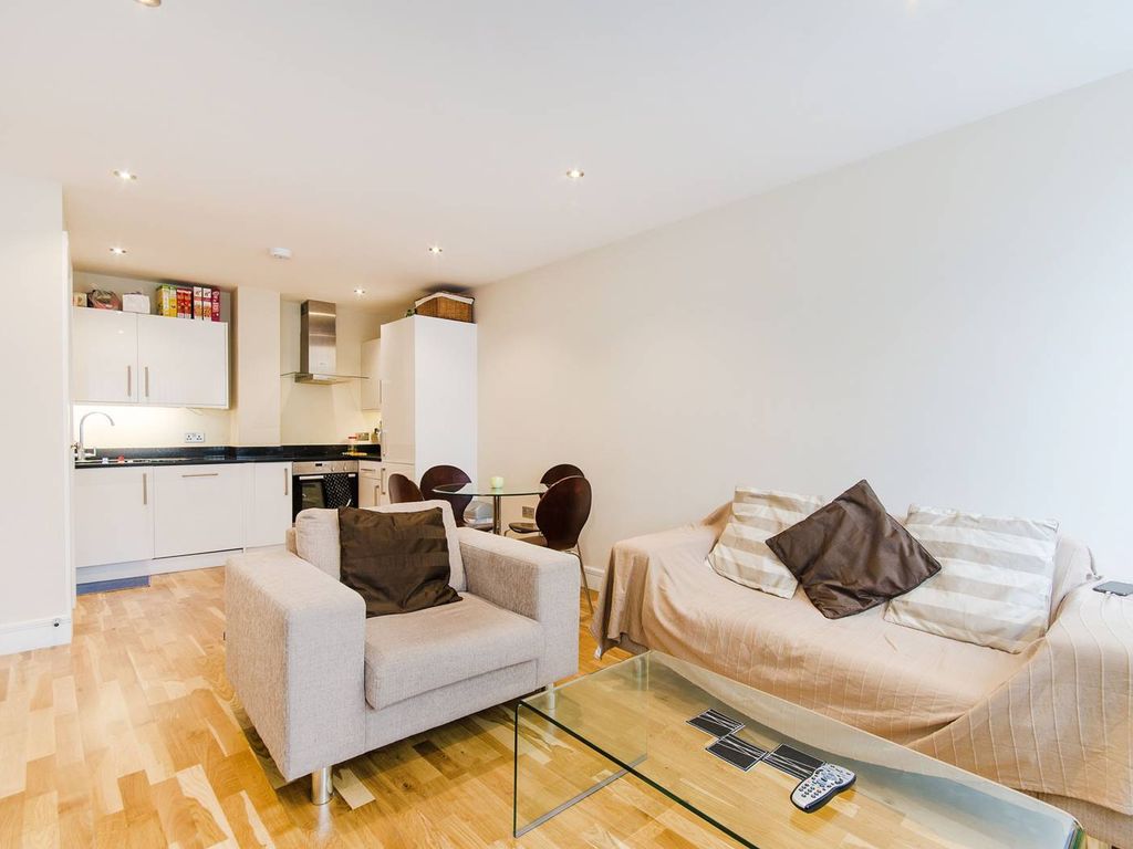 1 bed flat for sale in Gayton Road, Harrow HA1, £320,000