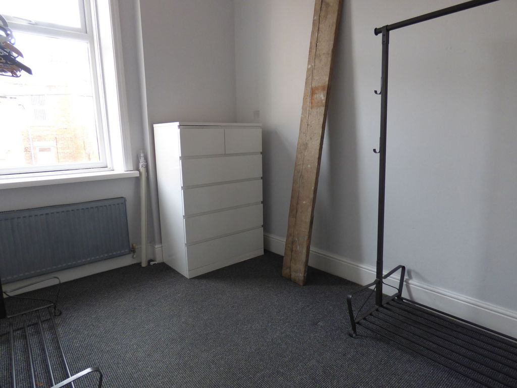 3 bed flat for sale in Axwell Terrace, Swalwell, Newcastle Upon Tyne NE16, £72,000