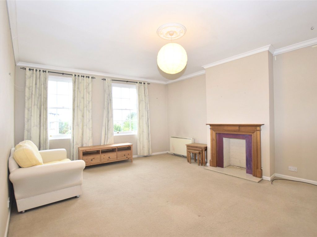 2 bed flat for sale in Wellsway, Bath BA2, £255,000