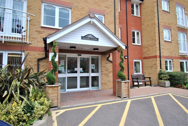 1 bed flat for sale in Goodes Court, Royston SG8, £165,000