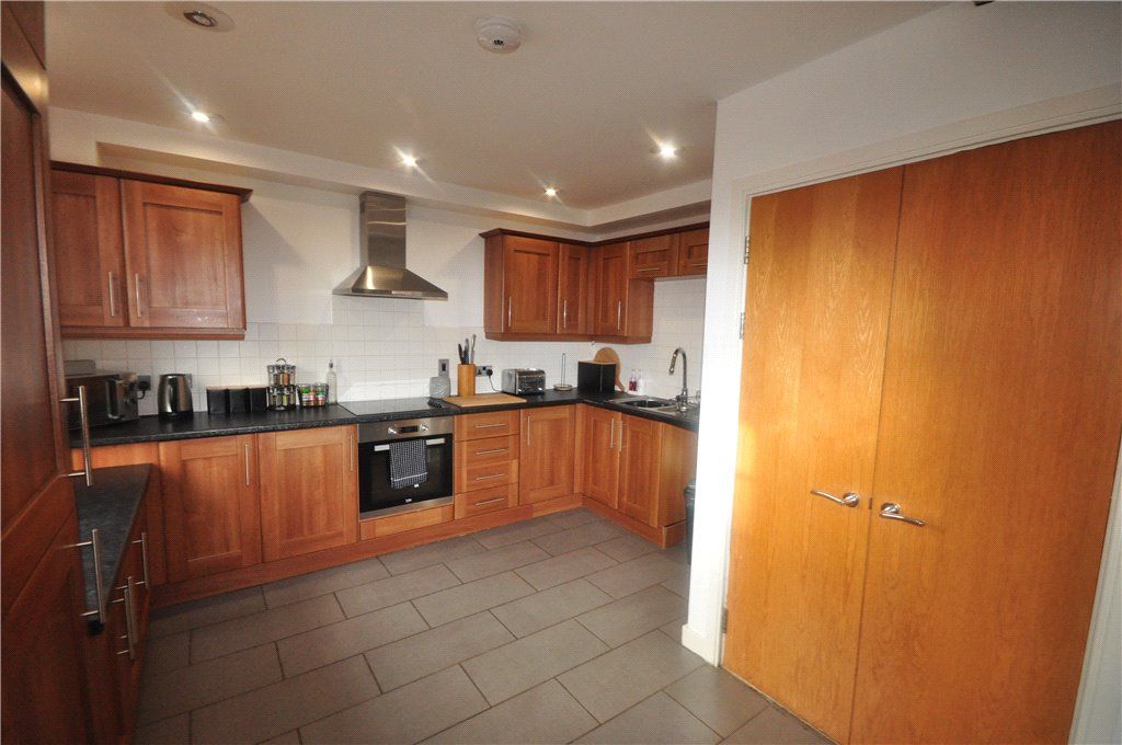 2 bed flat for sale in Steam Mill Street, Chester, Cheshire CH3, £210,000
