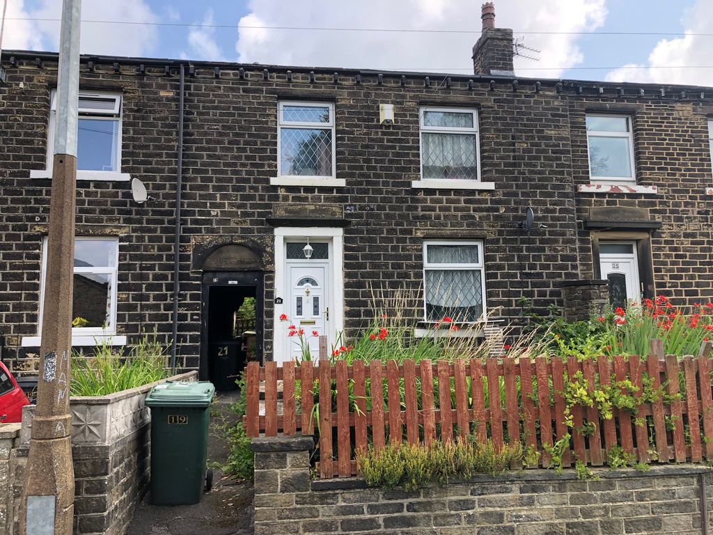 3 bed terraced house for sale in Burfitts Road, Huddersfield HD3, £95,000