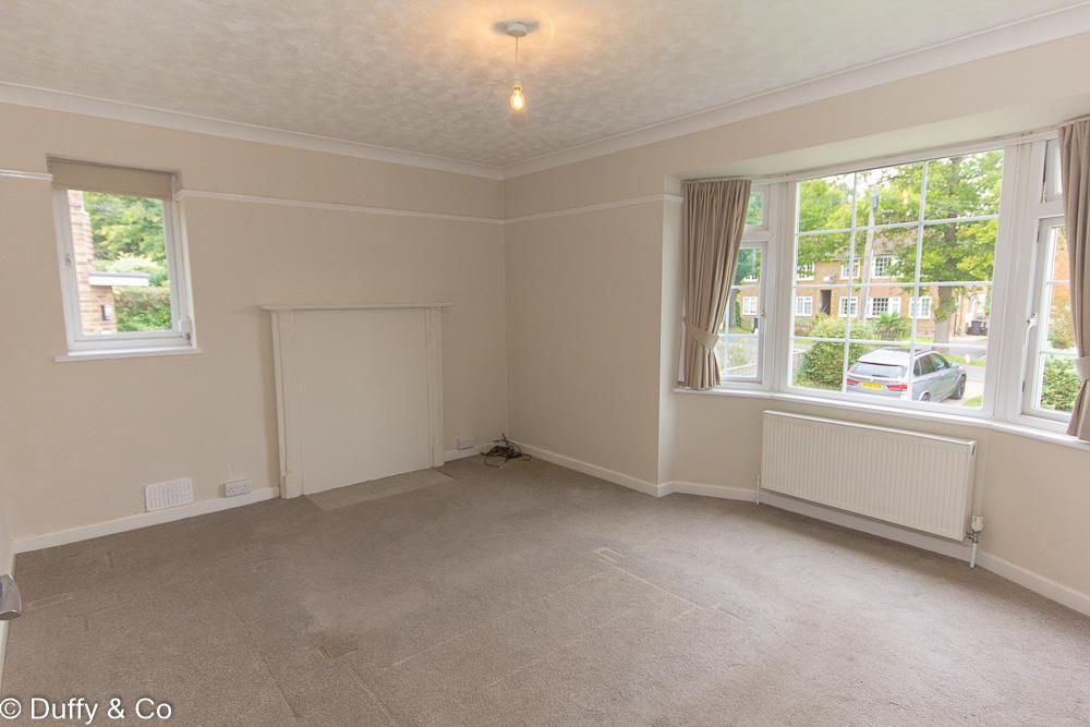 1 bed flat for sale in Franklands Village, Haywards Heath RH16, £220,000