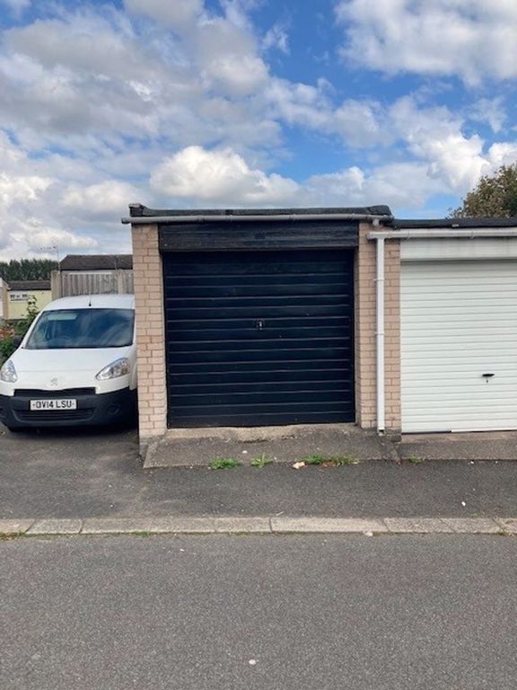 Parking/garage for sale in Wellsfield, Telford TF7, £10,000