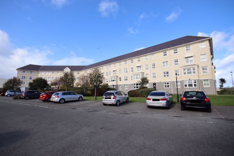 2 bed flat for sale in Clarence Road, Llandudno LL30, £165,000