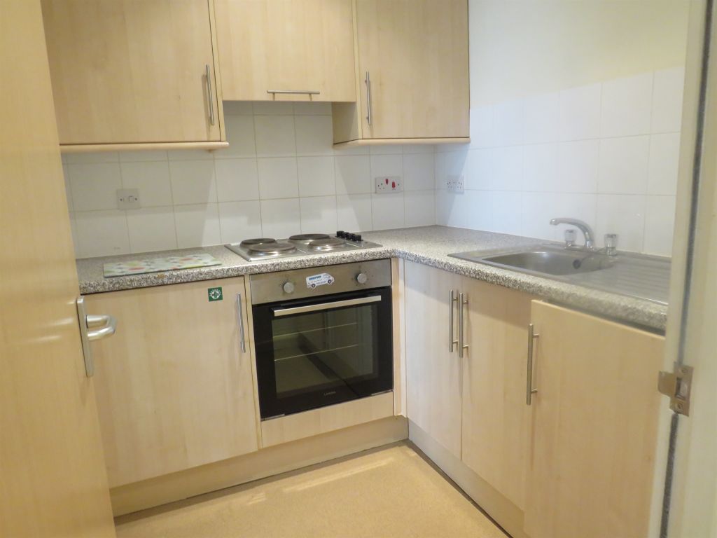 1 bed flat for sale in Regent Street, Plymouth PL4, £62,500
