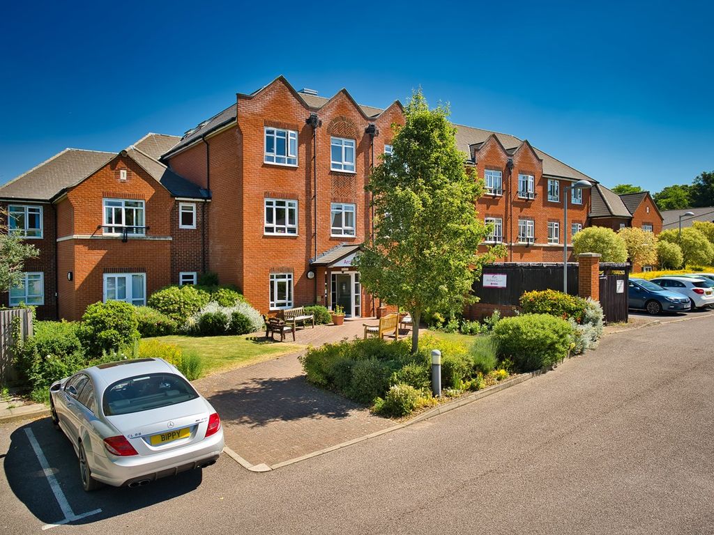 1 bed property for sale in Archers Court, Elmside Walk, Hitchin SG5, £250,000