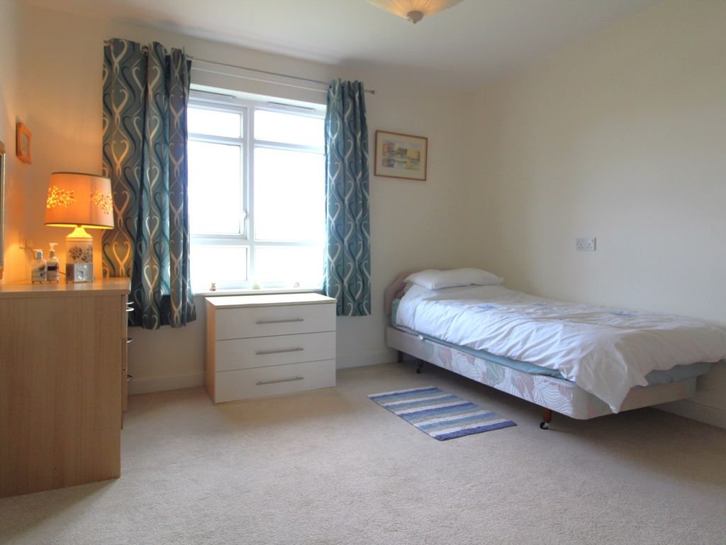 1 bed property for sale in Archers Court, Elmside Walk, Hitchin SG5, £250,000