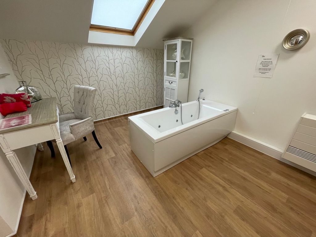 1 bed flat for sale in Cable Drive, Cheshire WA6, £90,000