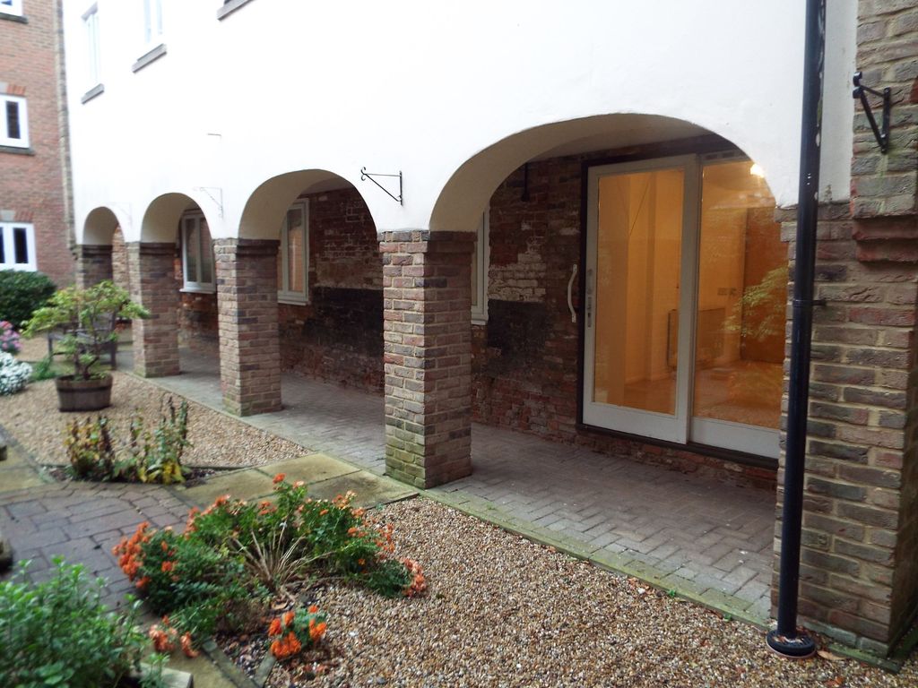 2 bed flat for sale in Three Crowns House, South Quay, Kings Lynn, Norfolk PE30, £70,000