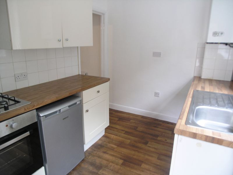 1 bed flat for sale in Church Hill, Brierley Hill DY5, £70,000
