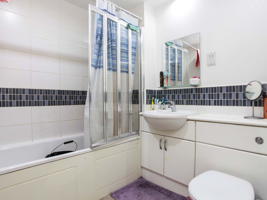 1 bed flat for sale in Spring Place, Barking IG11, £230,000