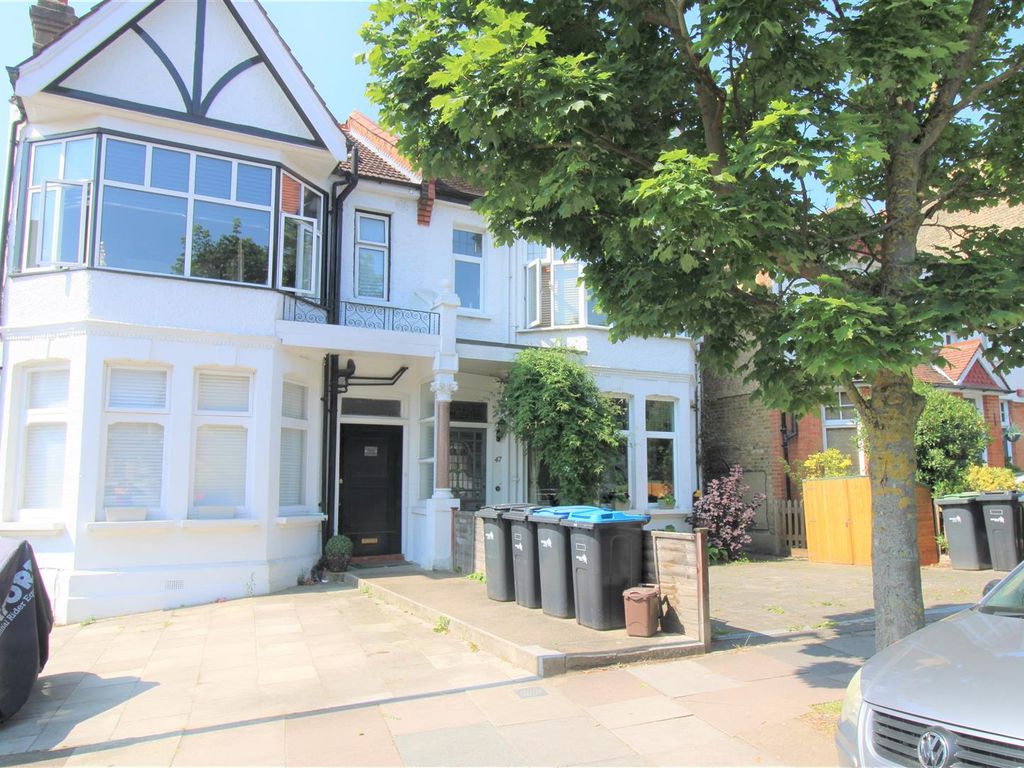 Studio for sale in Fox Lane, London N13, £210,000