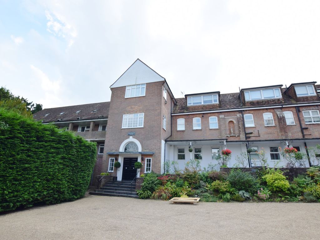 3 bed flat for sale in Southover Place, Spring Lane, Burwash, Etchingham TN19, £210,000