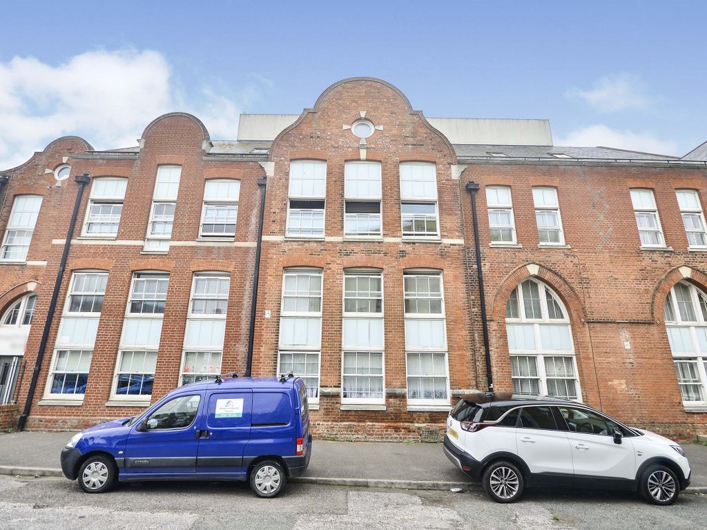 2 bed flat for sale in Trinity Square, Margate, Kent CT9, £130,000