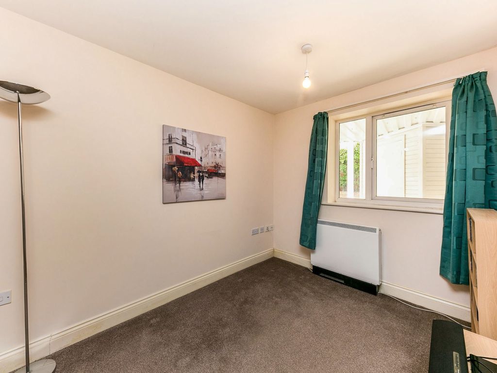 1 bed maisonette for sale in Rectory Court, Walnut Tree Close, Guildford, Surrey GU1, £220,000