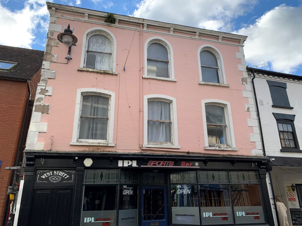 1 bed flat for sale in West Street, Leominster HR6, £60,000