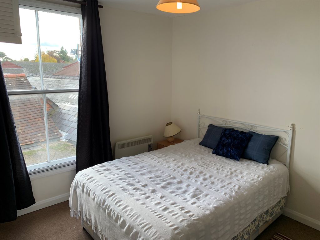 1 bed flat for sale in West Street, Leominster HR6, £60,000
