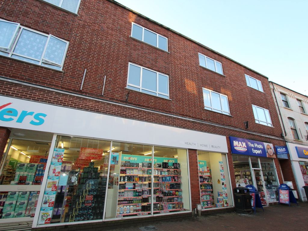 2 bed flat for sale in George Street, Tamworth B79, £105,000