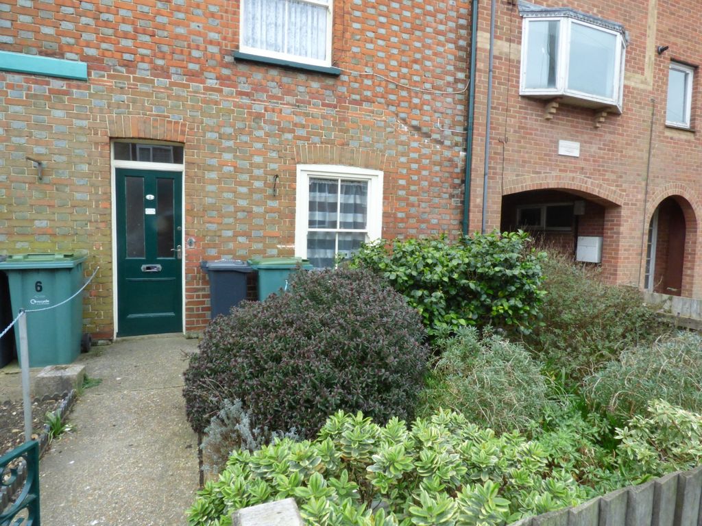 1 bed flat for sale in Ground Floor Flat, 7 Drill Hall Road, Newport, Isle Of Wight PO30, £110,000