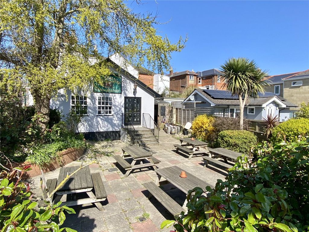 2 bed property for sale in St. Johns Rd, Ryde, Isle Of Wight PO33, £300,000