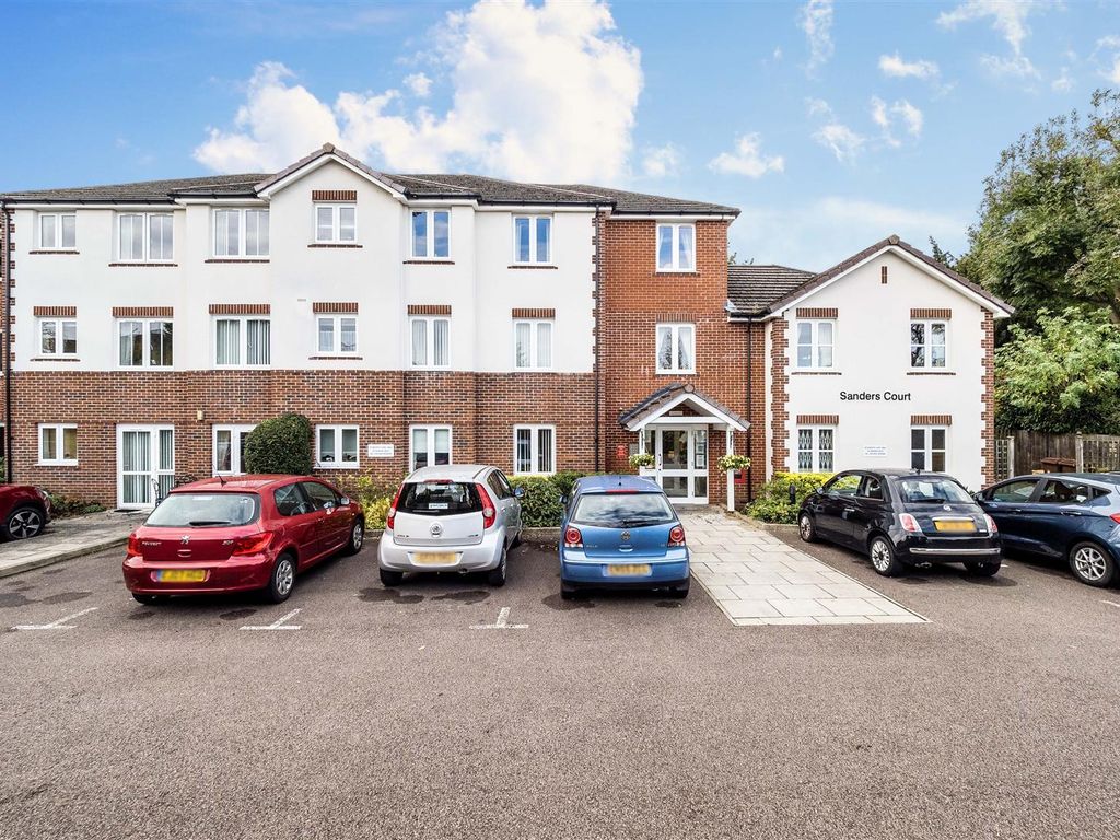 1 bed flat for sale in Junction Road, Warley, Brentwood CM14, £195,000