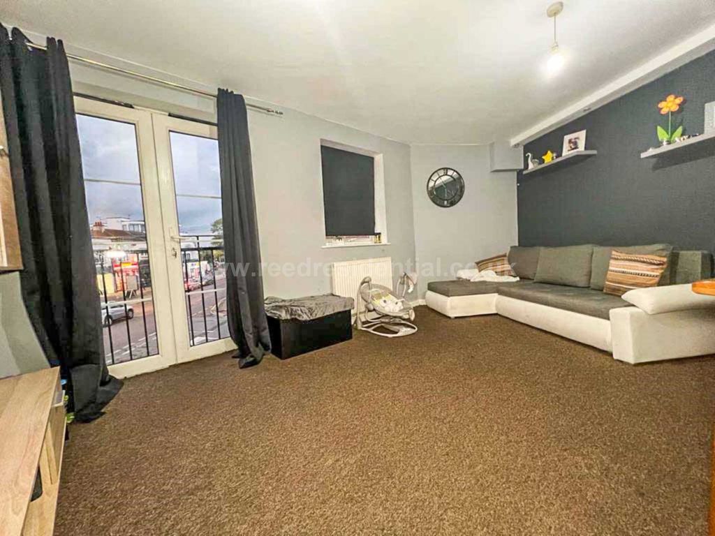 2 bed flat for sale in Ness Road, Shoeburyness SS3, £175,000