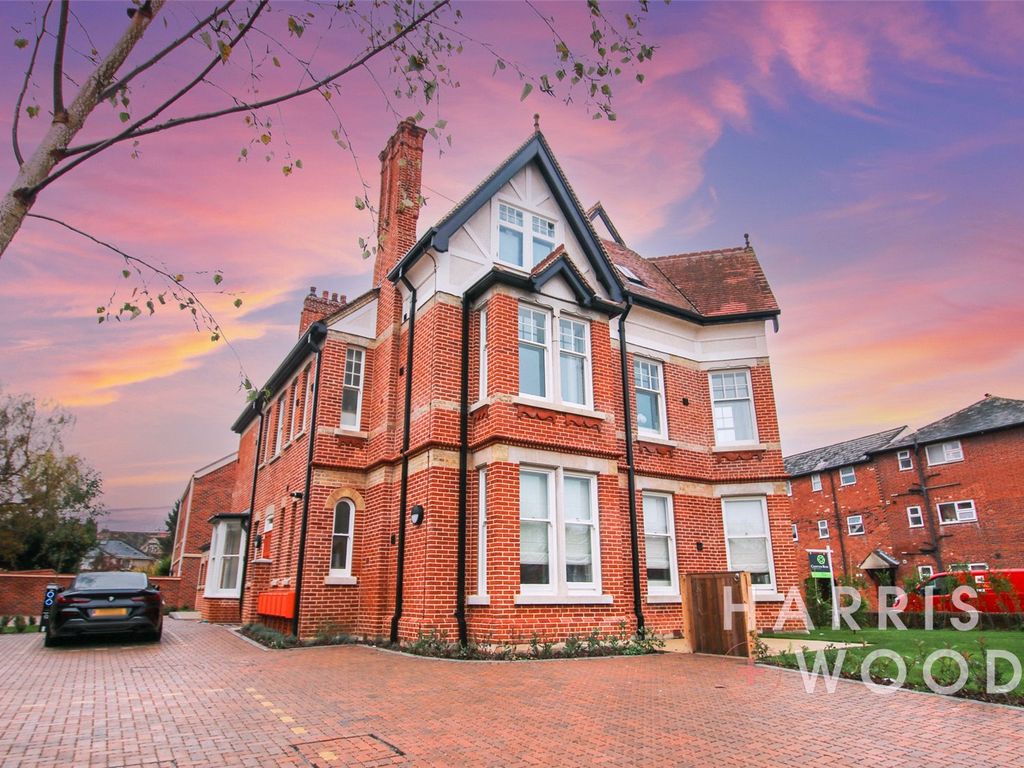 2 bed flat for sale in Creffield Road, Colchester, Essex CO3, £300,000