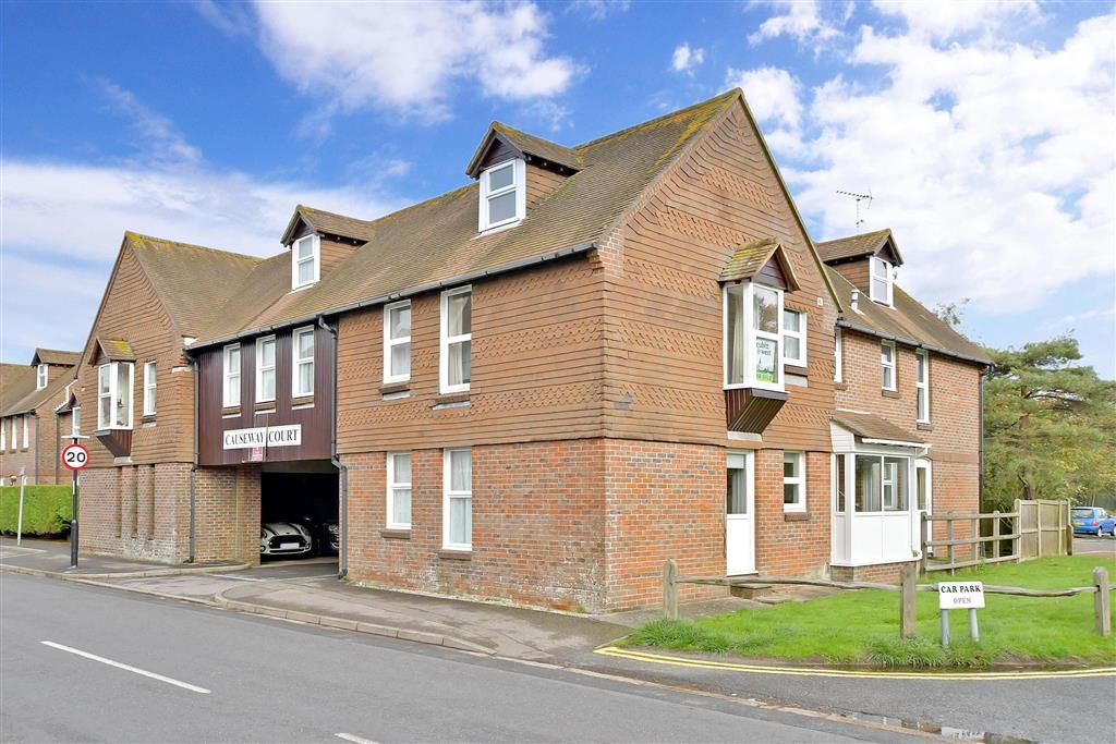 1 bed flat for sale in Queen Street, Arundel, West Sussex BN18, £80,000