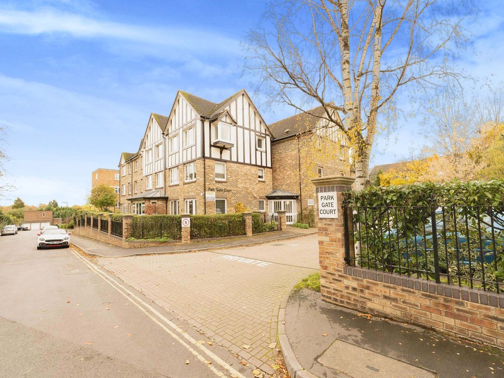 1 bed flat for sale in Park Gate Court, Constitution Hill, Woking, Surrey GU22, £75,000
