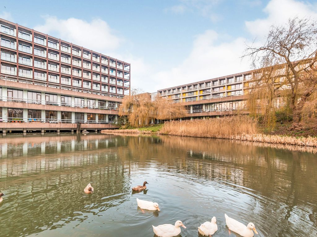 1 bed flat for sale in Lake Shore, Lake Shore Drive, Bristol BS13, £170,000