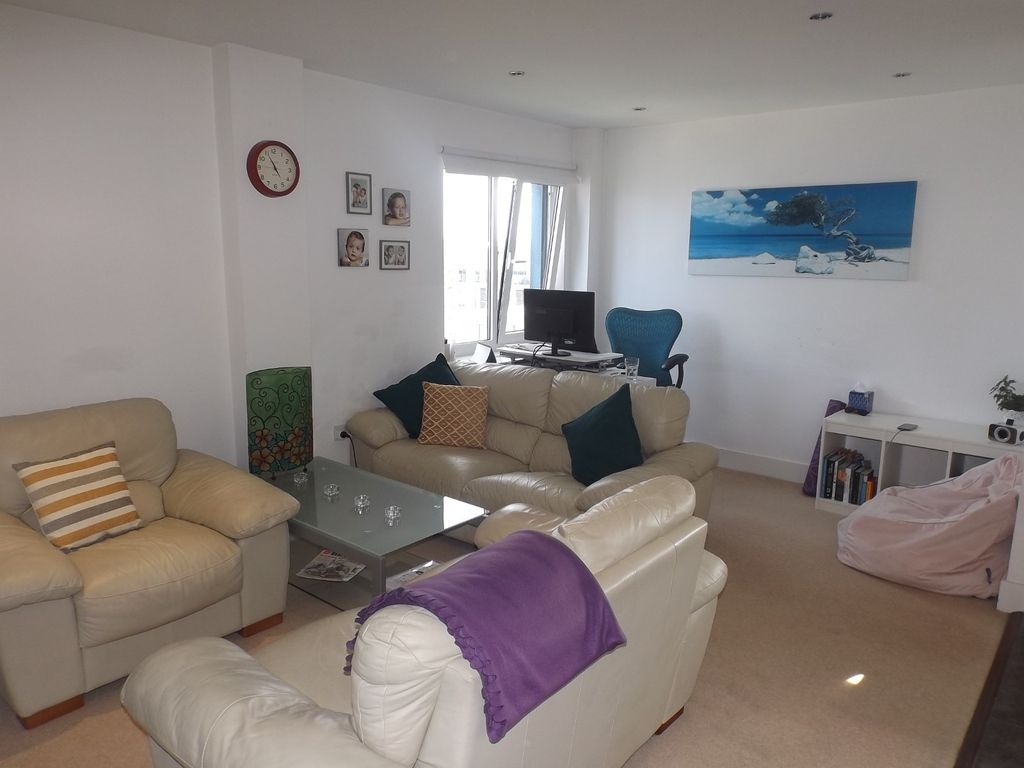 1 bed flat for sale in Lady Isle House, Prospect Place, Cardiff Bay, Cardiff CF11, £130,000