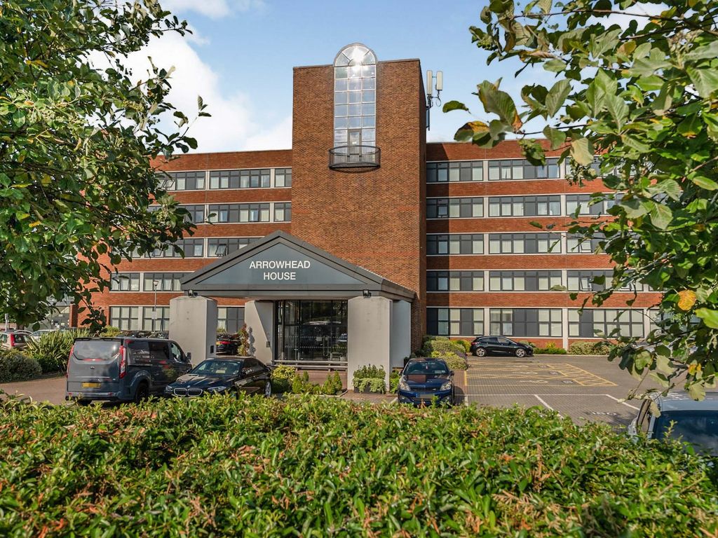 1 bed flat for sale in Arrowhead House, Laporte Way, Luton, Bedfordshire LU4, £160,000