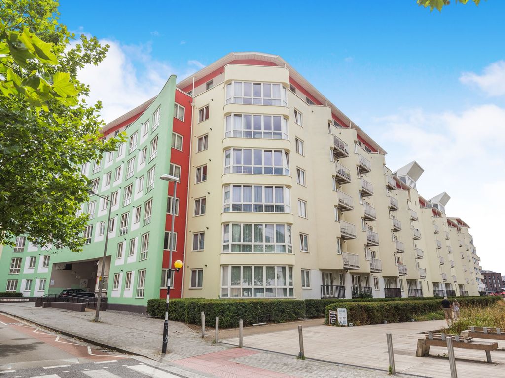 1 bed flat for sale in The Crescent, Hannover Quay, Bristol BS1, £250,000