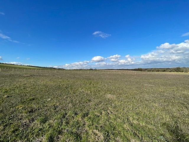 Land for sale in Manor Farm Cottages, Guildford GU3, £23,500