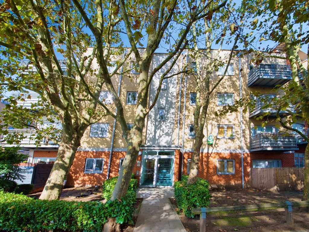 2 bed flat for sale in Bedgebury Court, 1 Hawker Place, London E17, £300,000