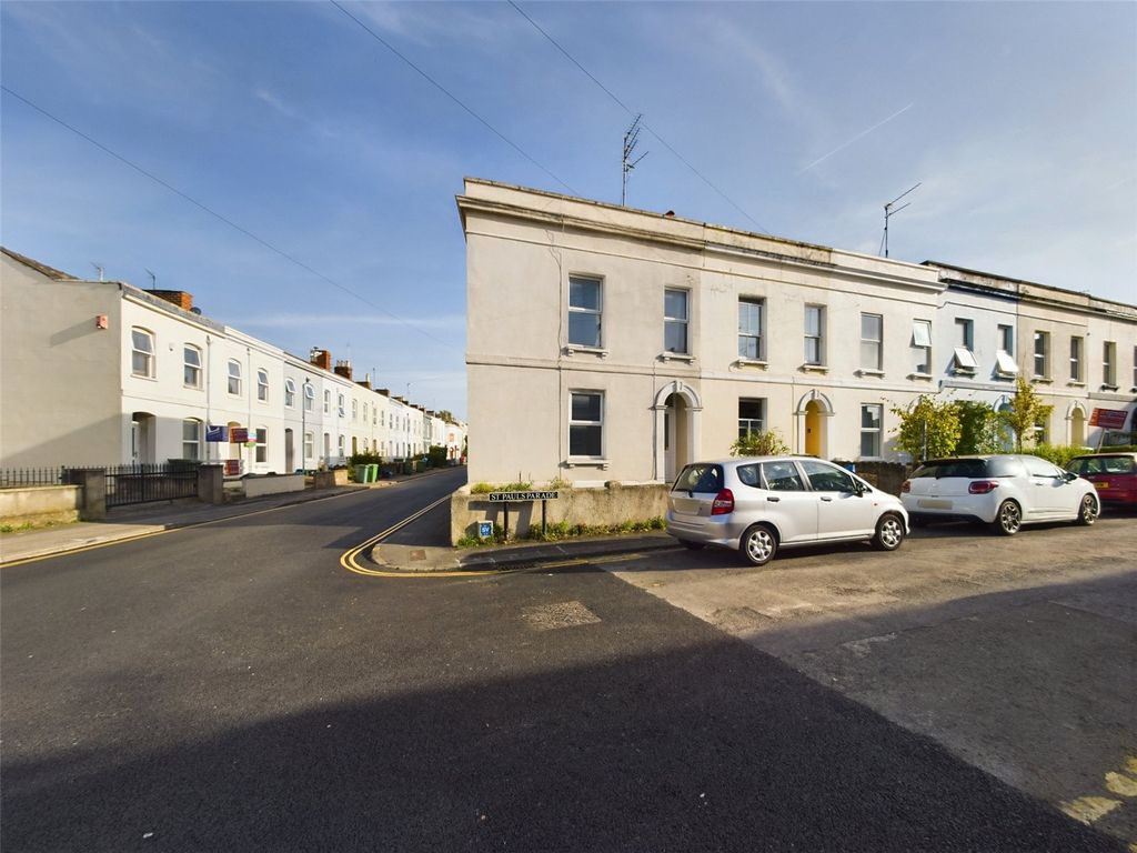 3 bed end terrace house for sale in St. Pauls Parade, Cheltenham, Gloucestershire GL50, £200,000