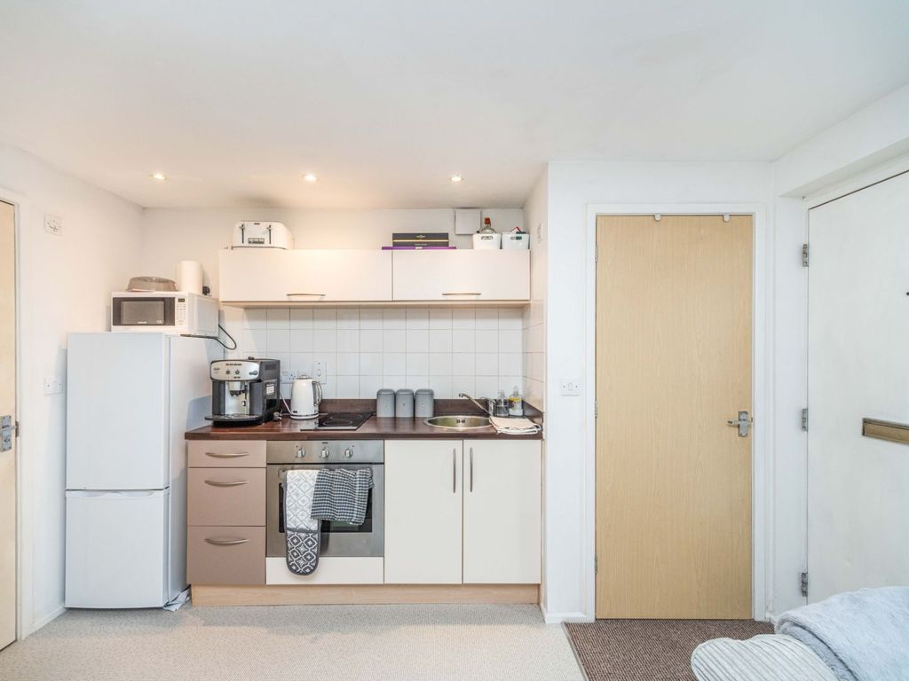 1 bed flat for sale in Mill Meadow, Bridgend CF33, £58,000